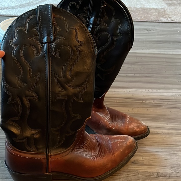 Laredo mens SZ 7 D cowboy boots. Preowned in good condition. - Picture 3 of 6
